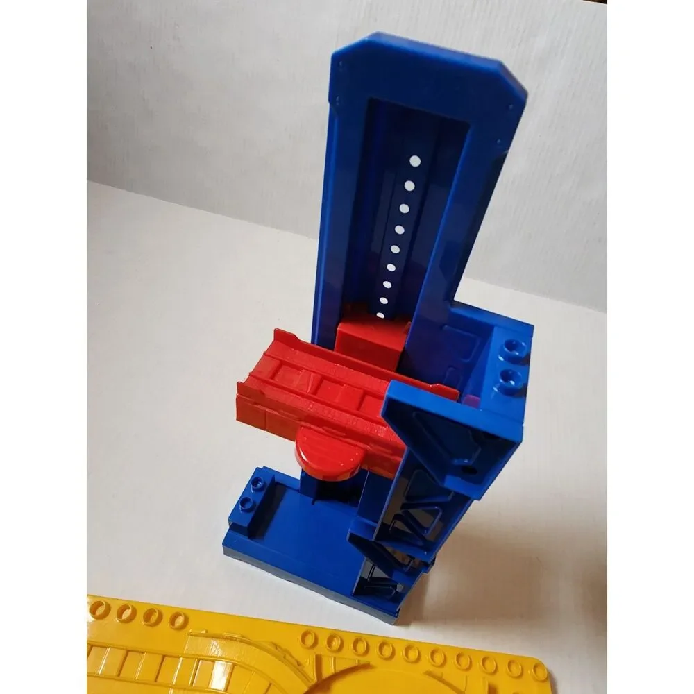 Mega Bloks Train Base & Lift Loader – Mixed Lot